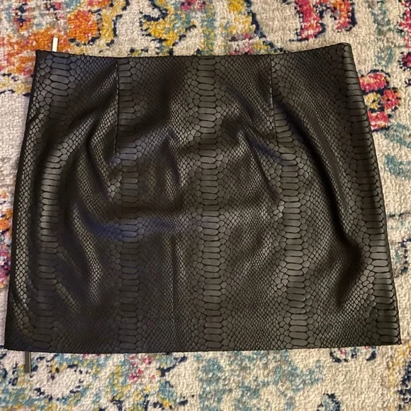 A|X Black Leather Snakeskin Mini Skirt NWT - Picture 2 of 8